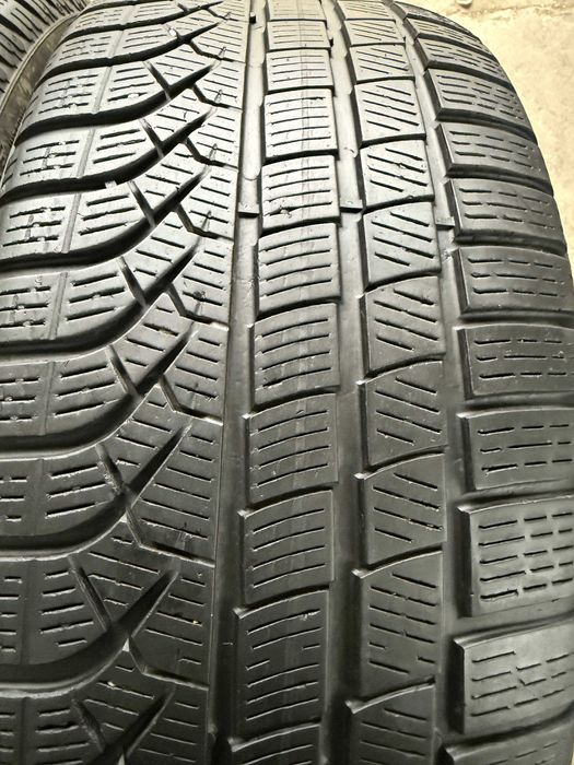 2x Anvelope Iarna 245/50 R19 - Pirelli P Zero Winter cu steluta BMW