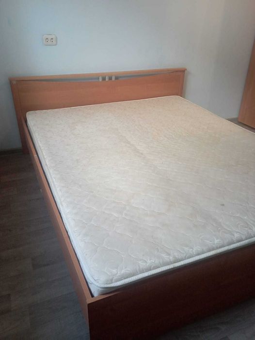 Кровать двуспальная