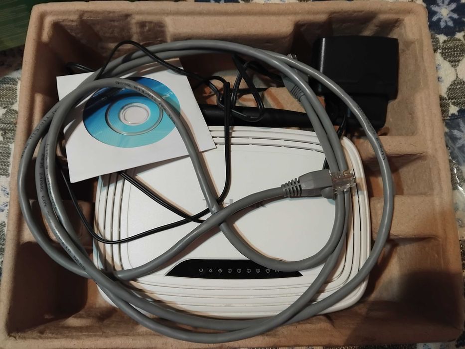 Продавам рутер TP-LINK - пълен комплект