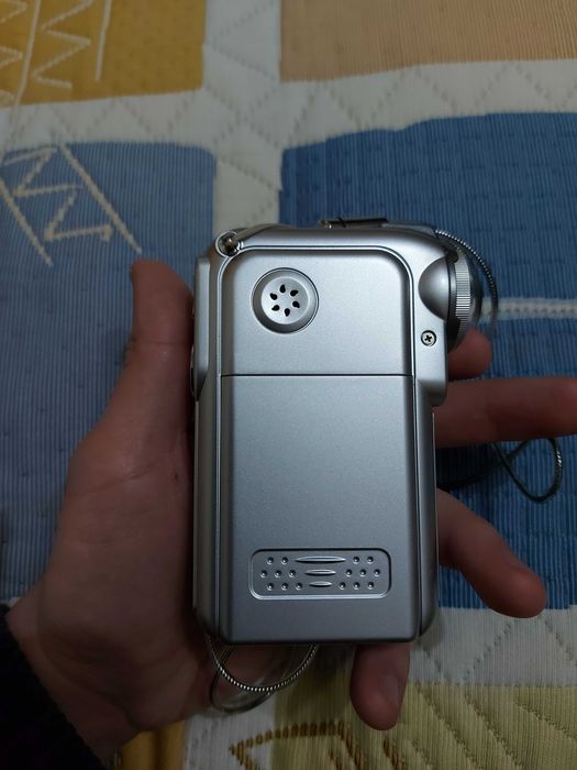 AIRIS цифрова видеокамера MPEG4 с батерия