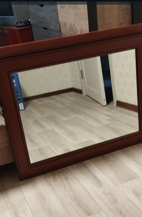 Продам зеркало в хорошем состоянии