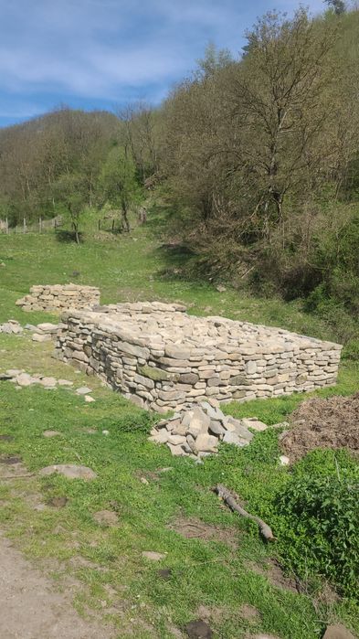 Piatră pavat,placat,zidit