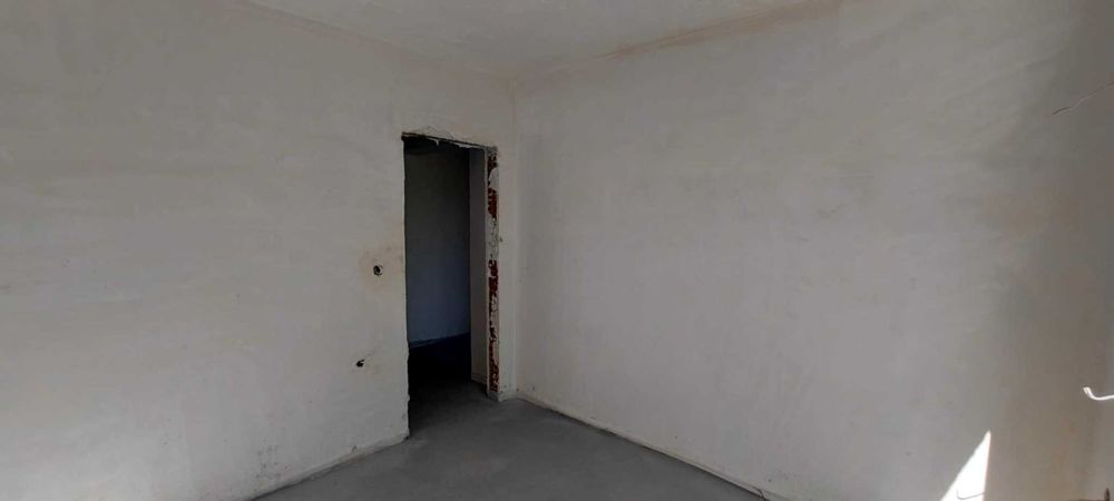 Продава се Тристаен апартамент в Хасково, Каменни - 80 кв.м за 850 €/кв.м - Снимка #2