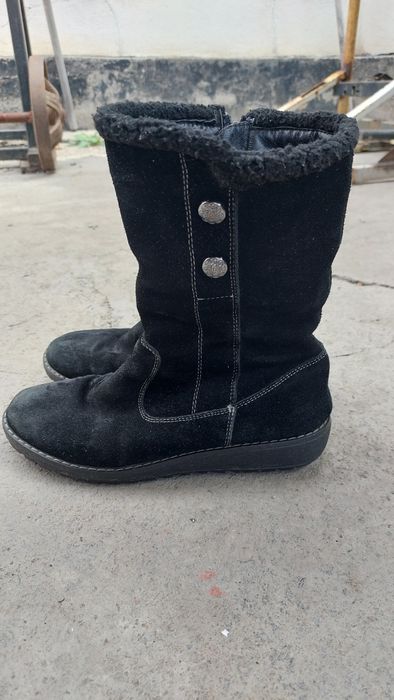 Продам туфли сапоги.