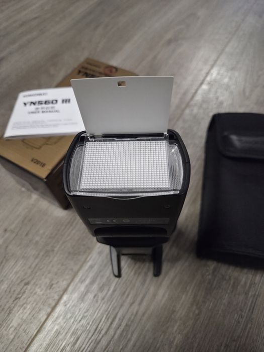 Vand Blitz speedlite Yongnuo YN560III universal ca nou