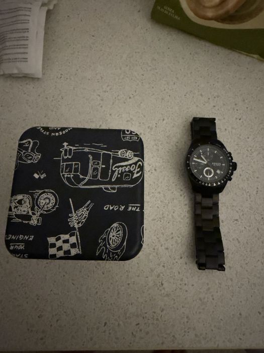 Ceas fossil negru
