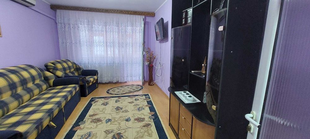 Închiriez apartament 2 camere – Micro 17