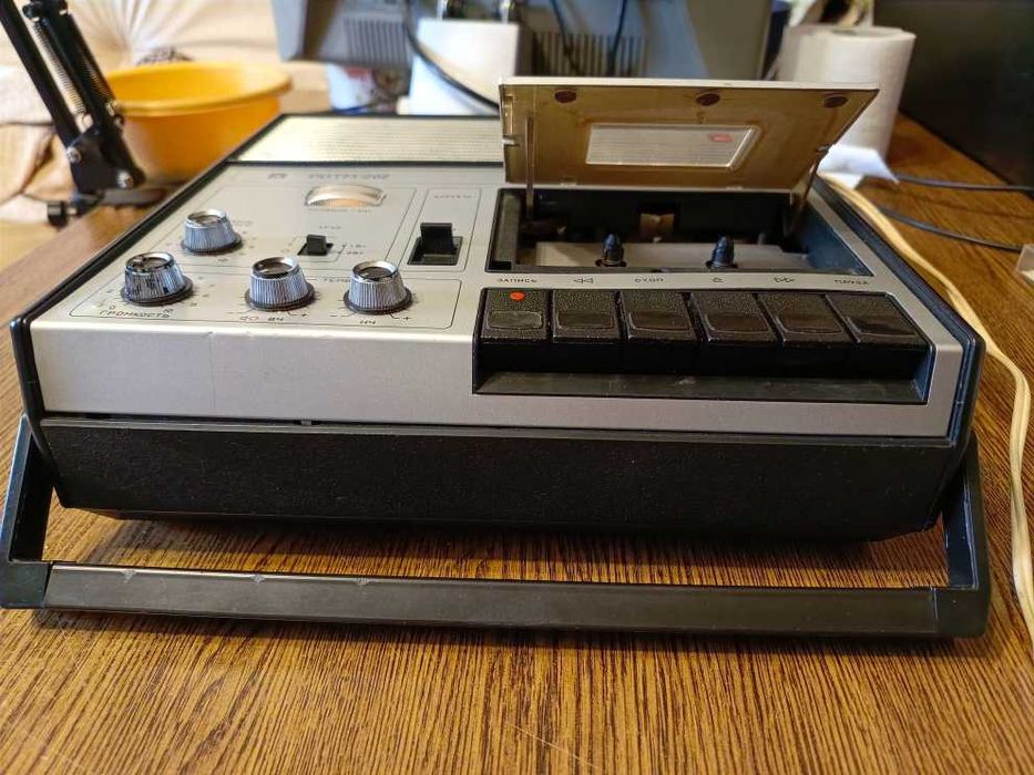 Кассетный магнитофон "Ритм-202"