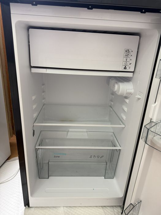 Хладилник   Sharp