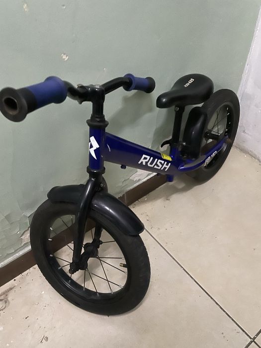 Детский беговел Walker Rush 2-5 лет