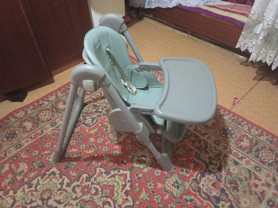 Продаëтся детский стульчик для кормления