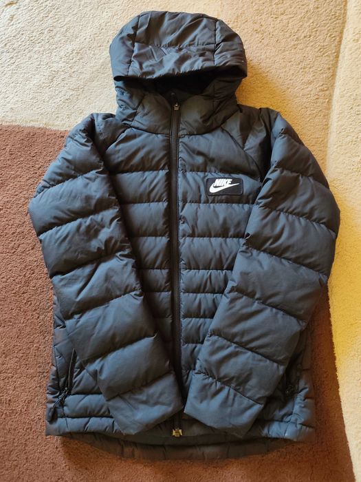 Преходно яке Nike