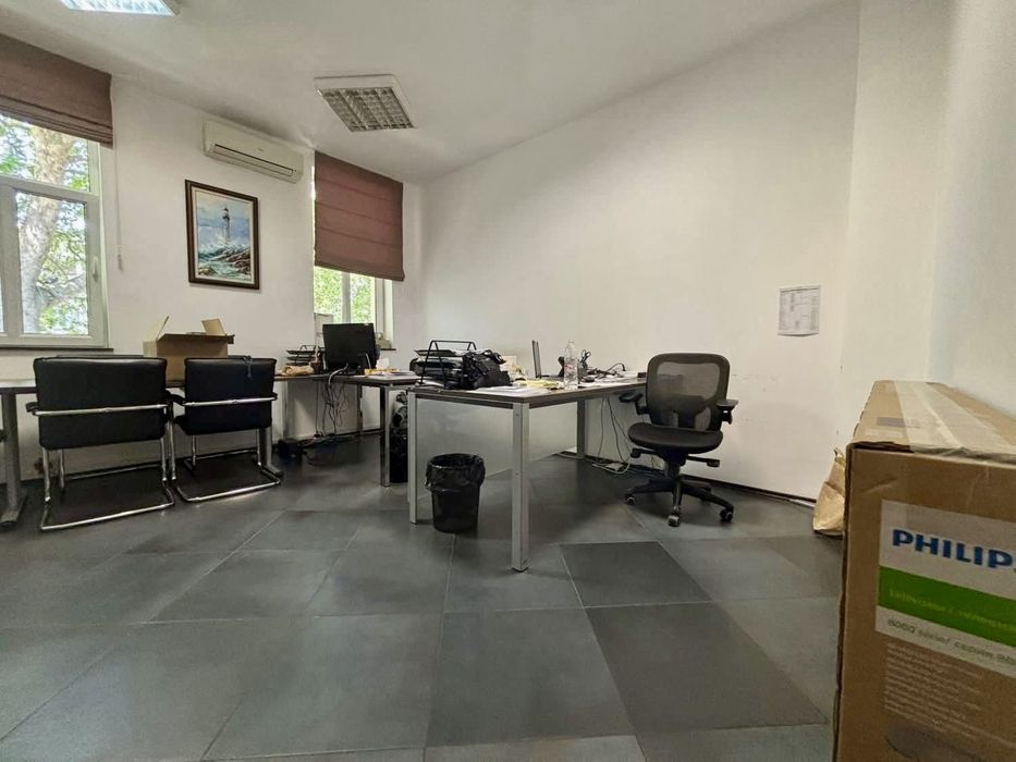 Дава се под наем Тристаен апартамент в Варна, Гръцка махала - 110 кв.м за 800 € - Снимка #2