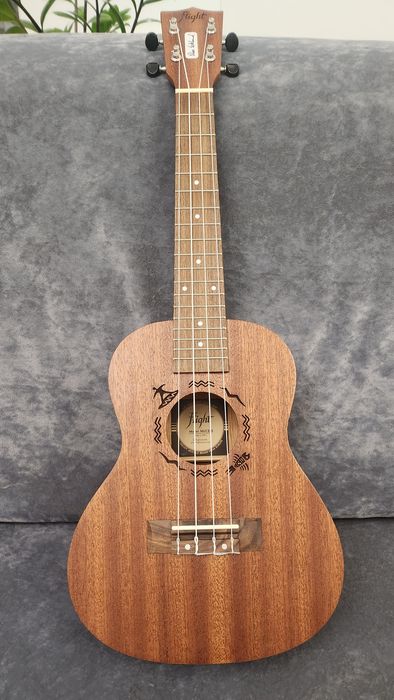 Укулеле новое с чехлом