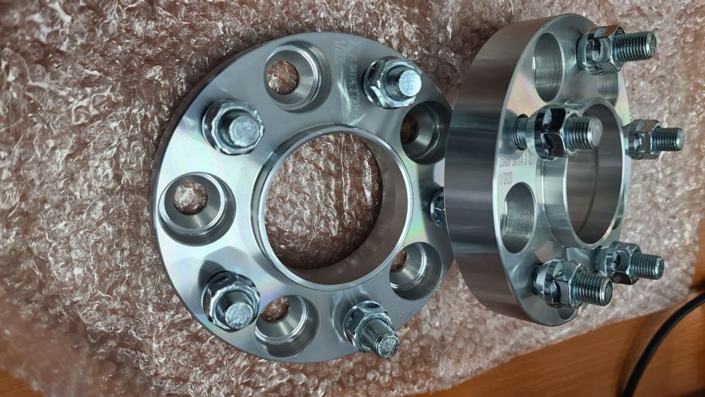 Фланци 5x114.3 CB71.5