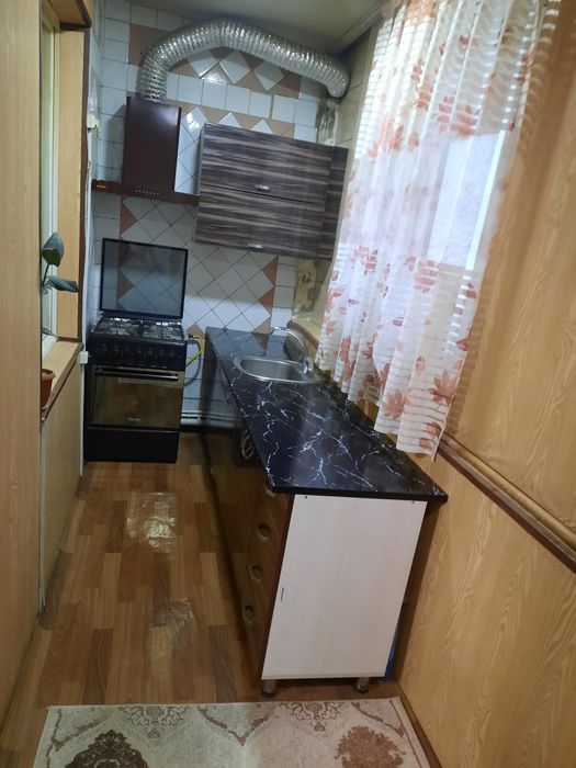 Кухонная мебель основание мдф, фасад акрил состояние аккуротно