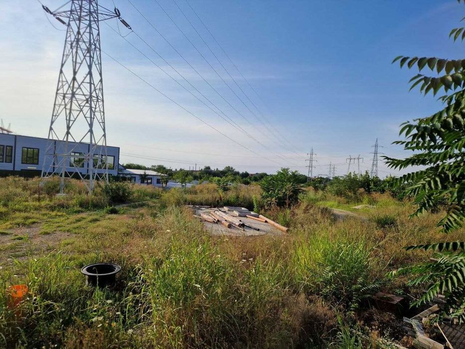 TEREN INDUSTRIAL de vânzare – 2.250 mp | Acces direct Șoseaua Olteniței | AUTORIZAȚIE P+1 până în 10.2027 | Utilități | FUNDAȚIE executată
