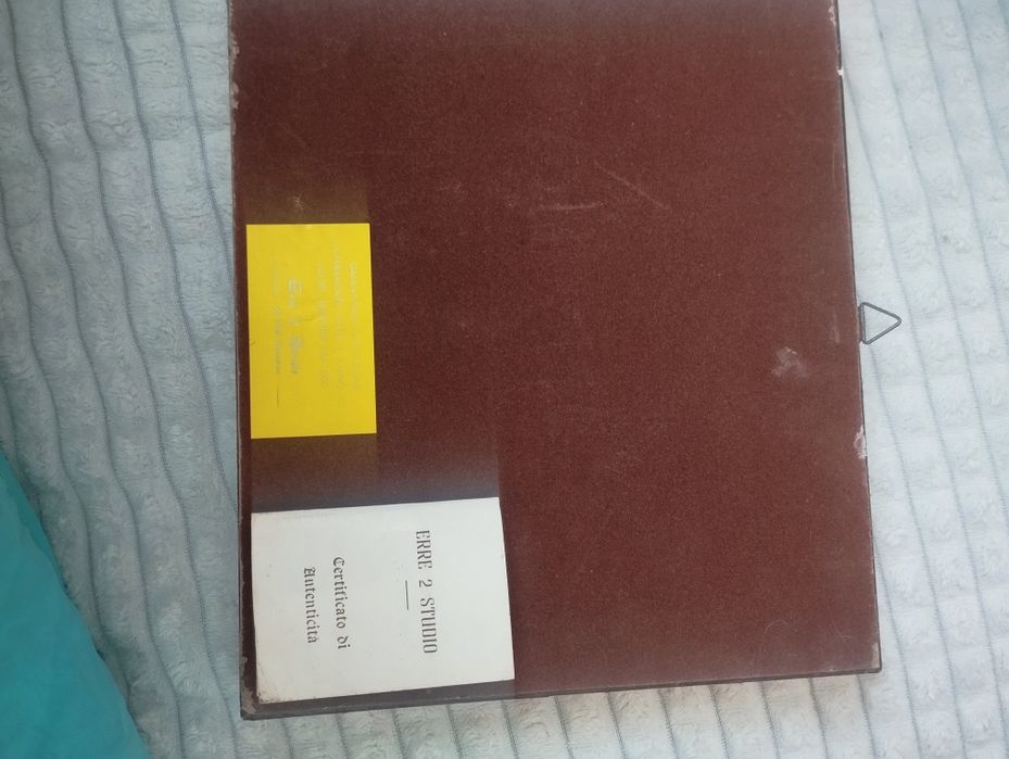 Vând 2 tablouri unul este placat cu aur și unul cu argint