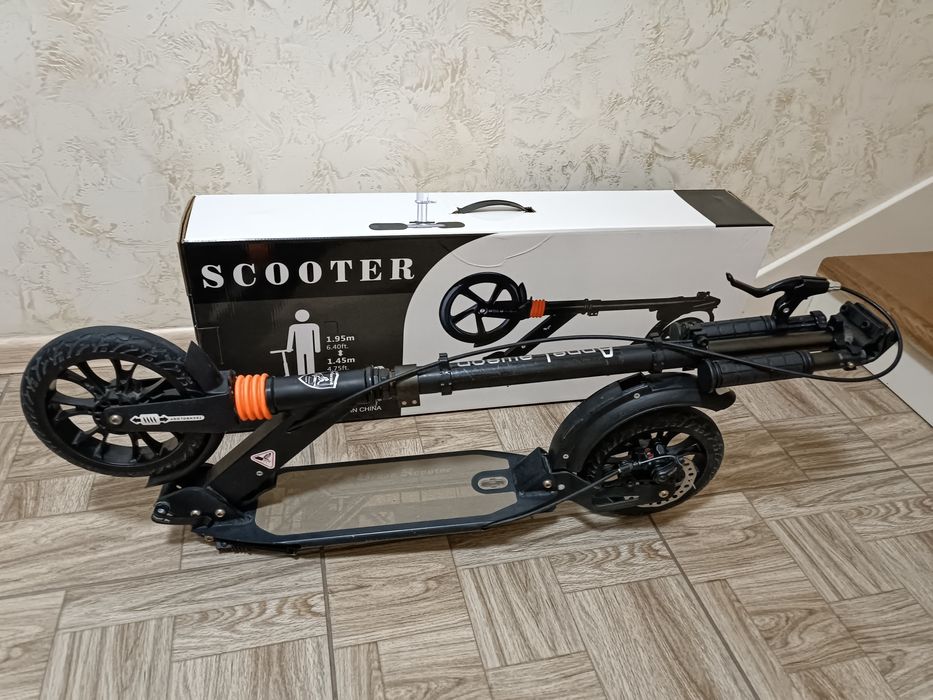 Самокат "Anne Lawson" с дисковым тормозом.