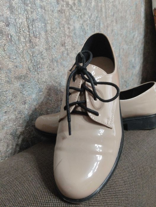 Лаковые осенние туфли