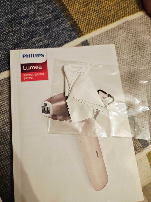 Epilator cu laser Philips Lumea 8000