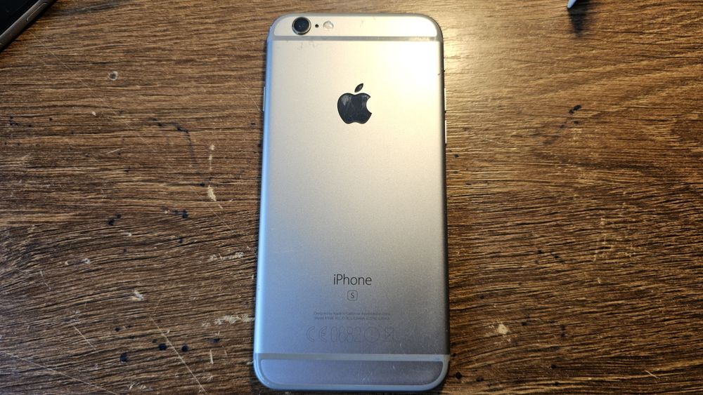 iPhone 6s silver 64Gb