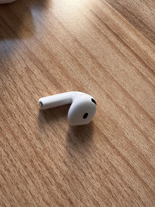 Airpods 4 без шумки. Оригинал.