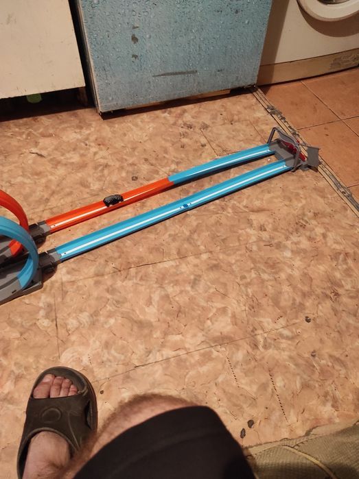 ход вилз дорога с машинами