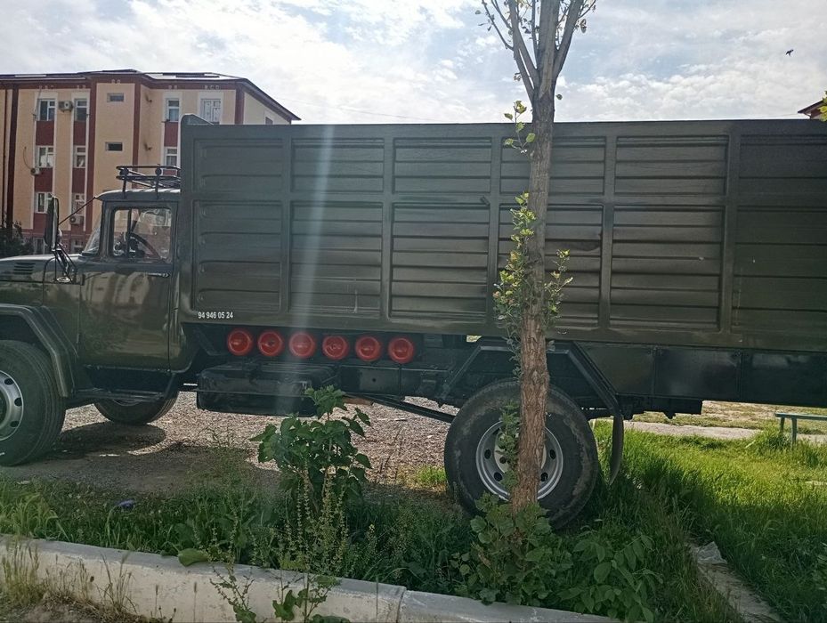 Зил 131 сотилади