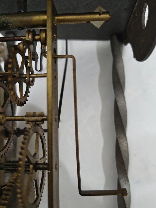 Ceas de perete cu pendul scheleton