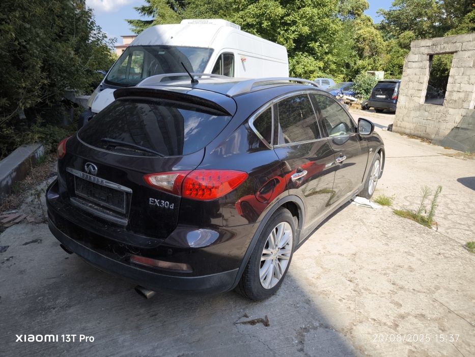 INFINITI EX30D на части