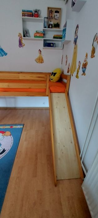 Pat copil, dimensiune 90x200cm, foarte stabil și rezistent plus saltea