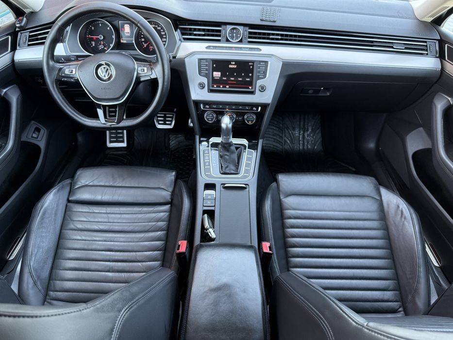 VW Passat B8 2.0 TDI 190к.с DSG / HIGHLINE / LED / DISTRONIC