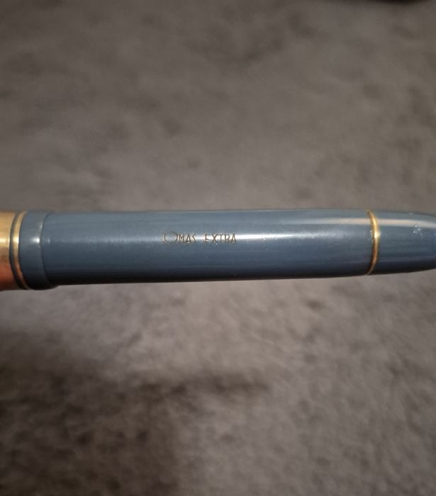 Stilou OMAS Extra original, peniță aur 18K, stare foarte bună, scriere fină, model italian premium pentru colecție sau utilizare.