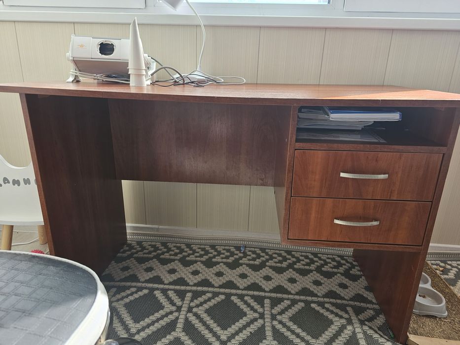 Продам письменный стол