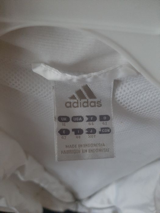 Бяла ветровка Adidas