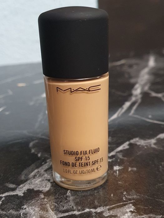 Vand fond de ten MAC