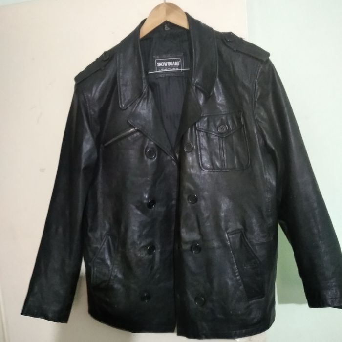 Продам кожаные куртки.