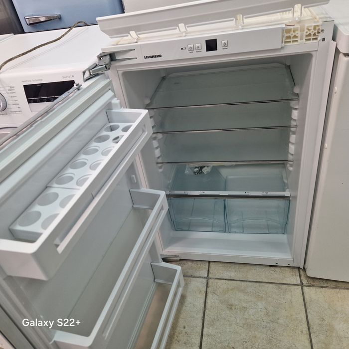 Хладилник за вграждане 87см. LIEBHERR