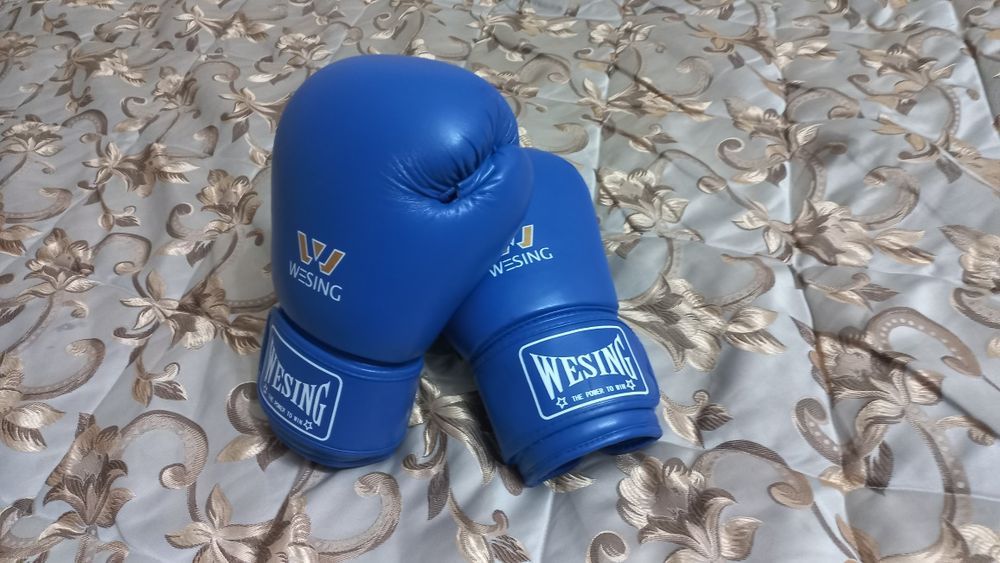 Боксерские перчатки весинг 10оз