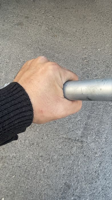 Болт толстый, оценкованый кажется