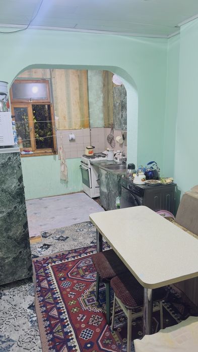 Srochno Sotiladi. 3 xonali kvartira, remonti o'rtacha, zo'r lokatsiya