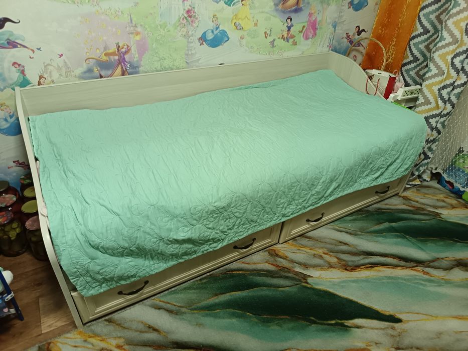 Продам кровать и полку