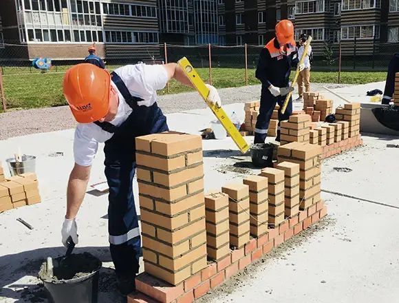 Бригада строителей выполняем все виды строительных работ.