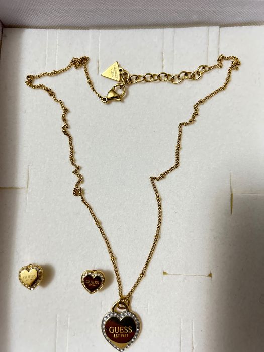 Продам комплект GUESS