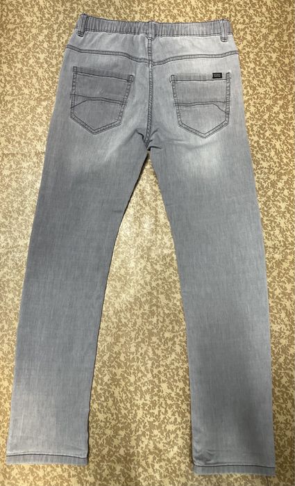 Продам джинсы для мальчика