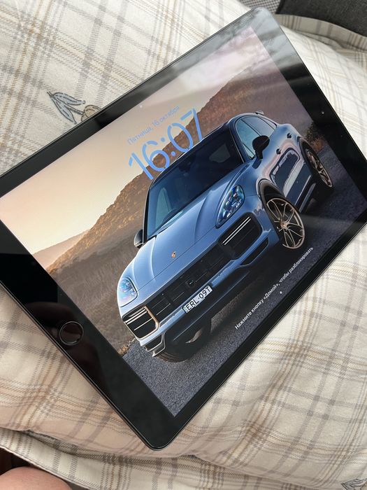 Продам Ipad 8 / 32 gb, без сим