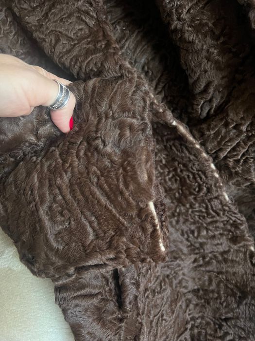 Естествен астраган дамско палто цвят кафе