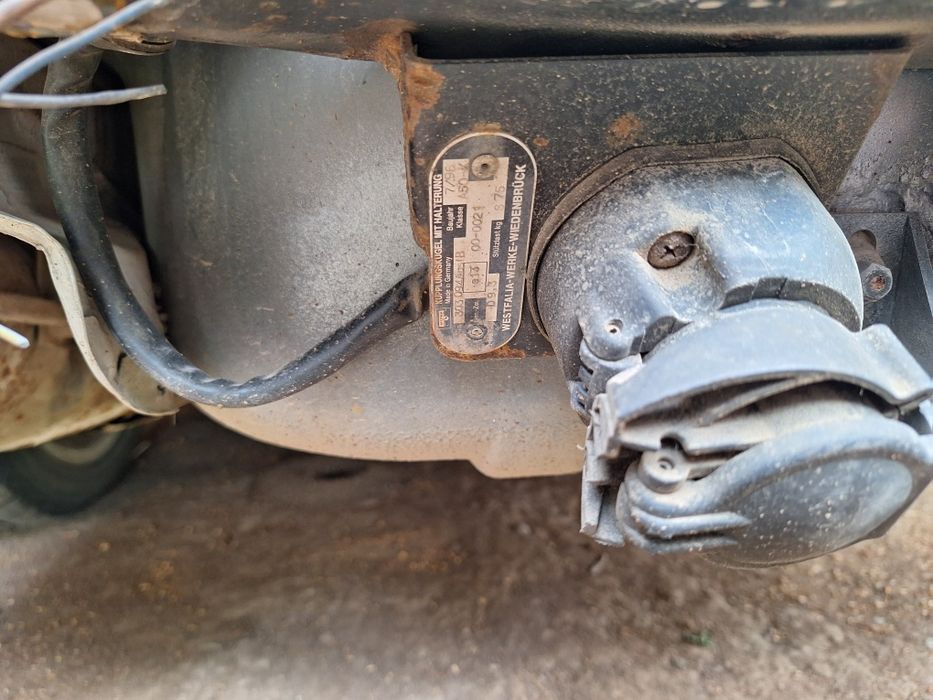 Теглич за BMW Е36 седан