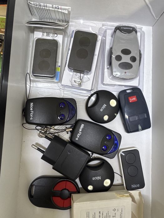 Пульт для ворот шлагбаум рол вставни